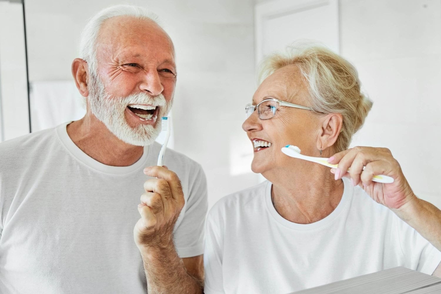 Gesunde Zähne = längeres Leben? Tipps zur Zahngesundheit im Alter